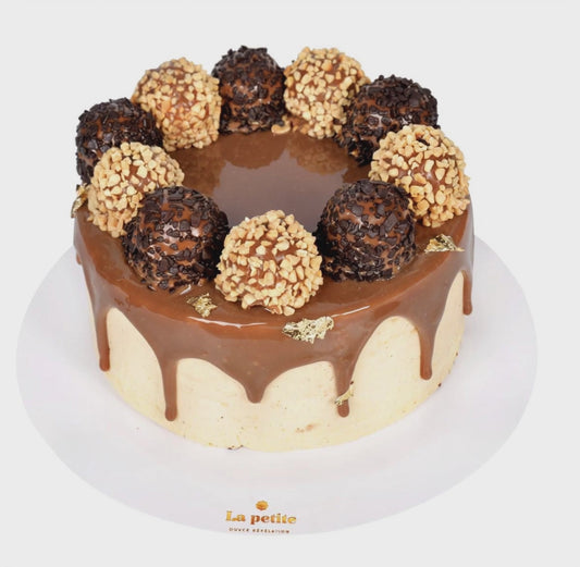 Tort Snickers – caramel, arahide & cremă
